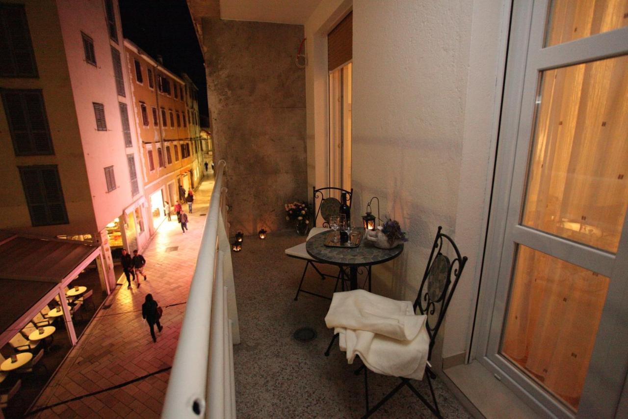 Vincent Apt. In Old Town Centre Zadar Rum bild