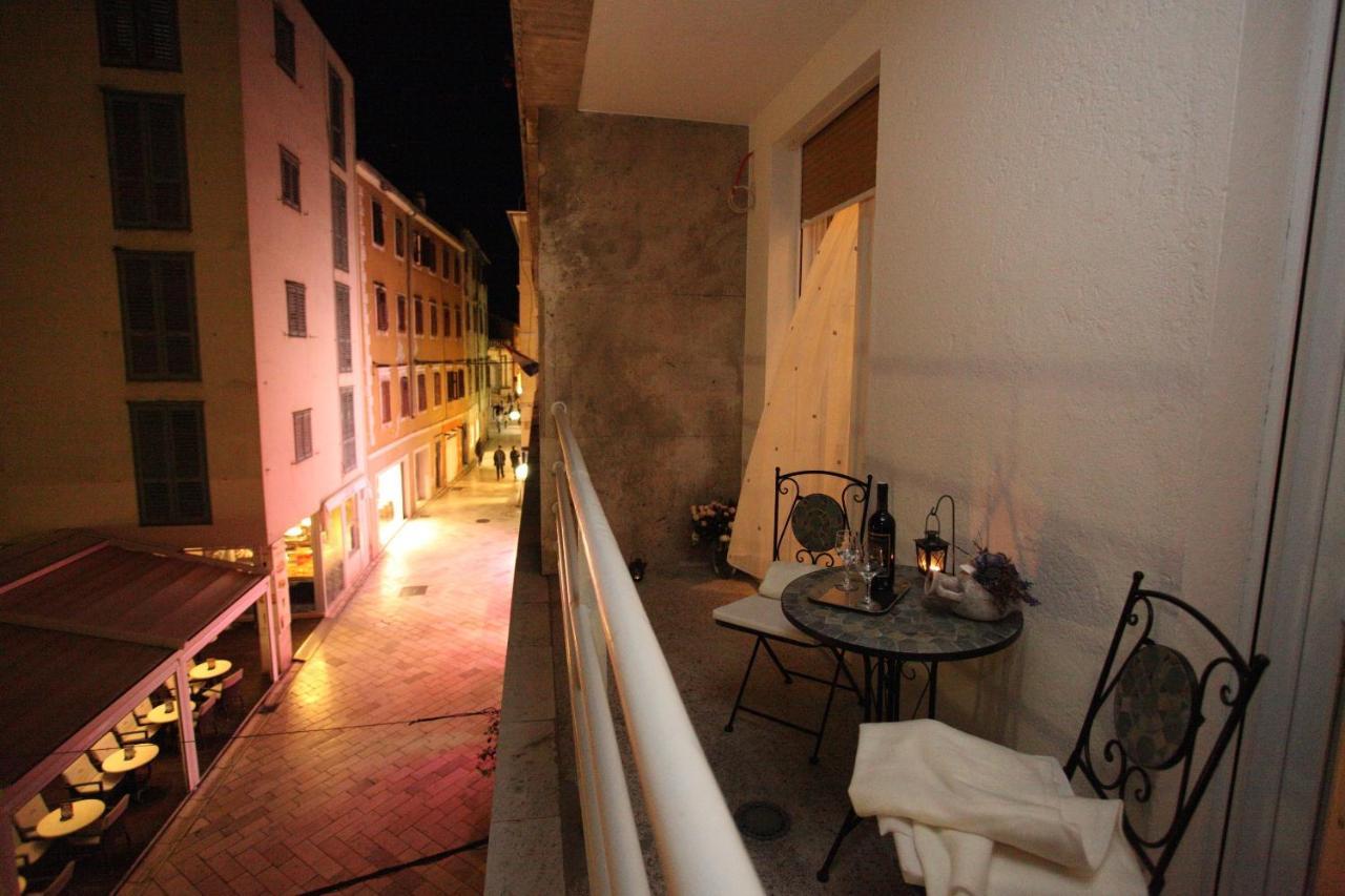 Vincent Apt. In Old Town Centre Zadar Rum bild