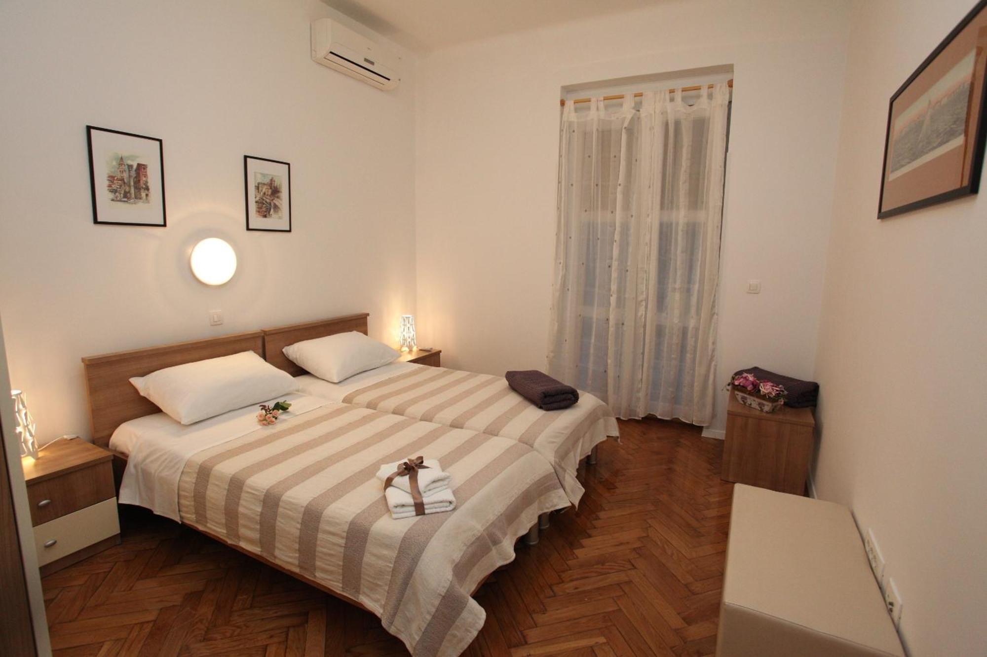 Vincent Apt. In Old Town Centre Zadar Rum bild