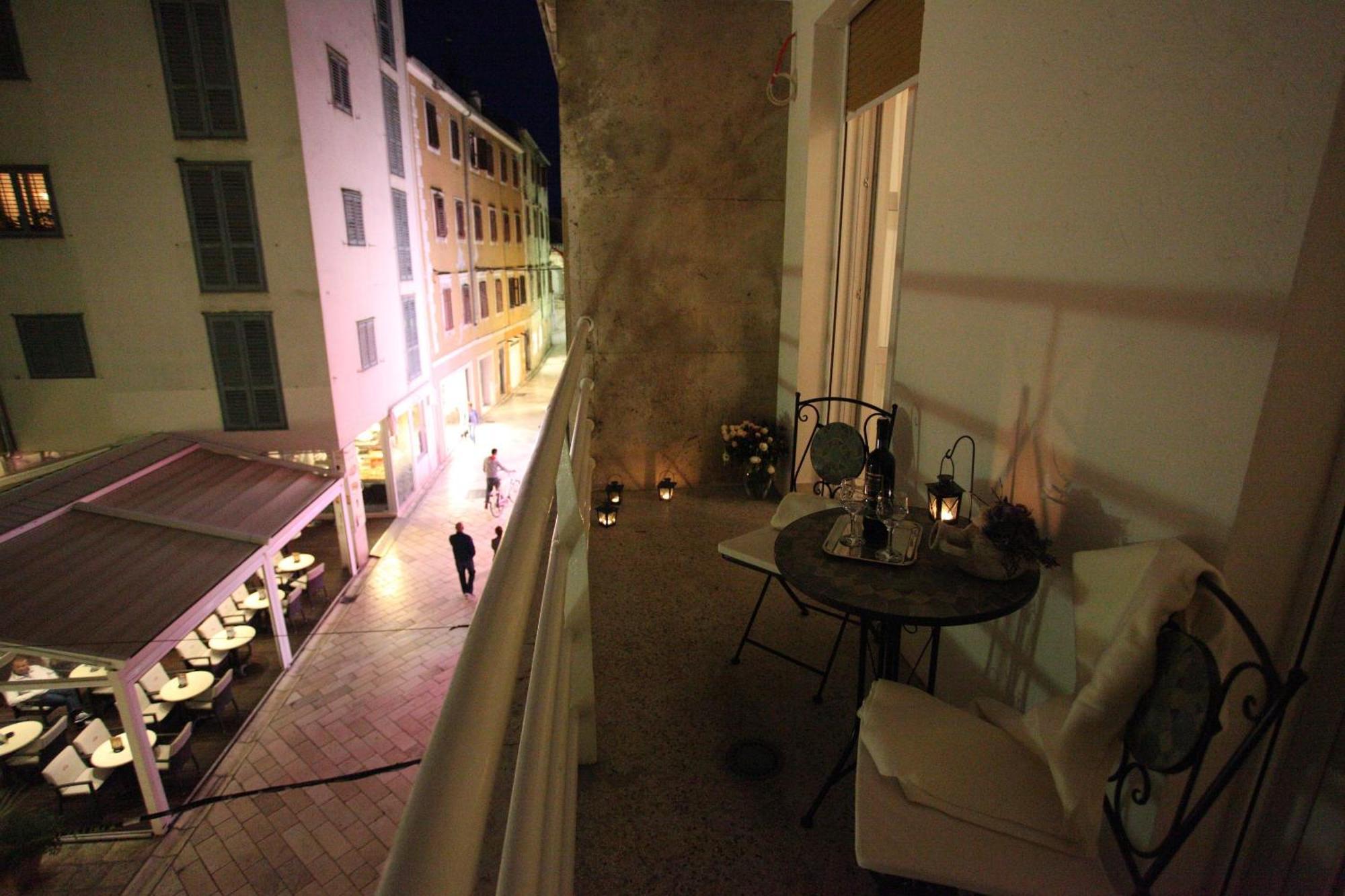 Vincent Apt. In Old Town Centre Zadar Rum bild